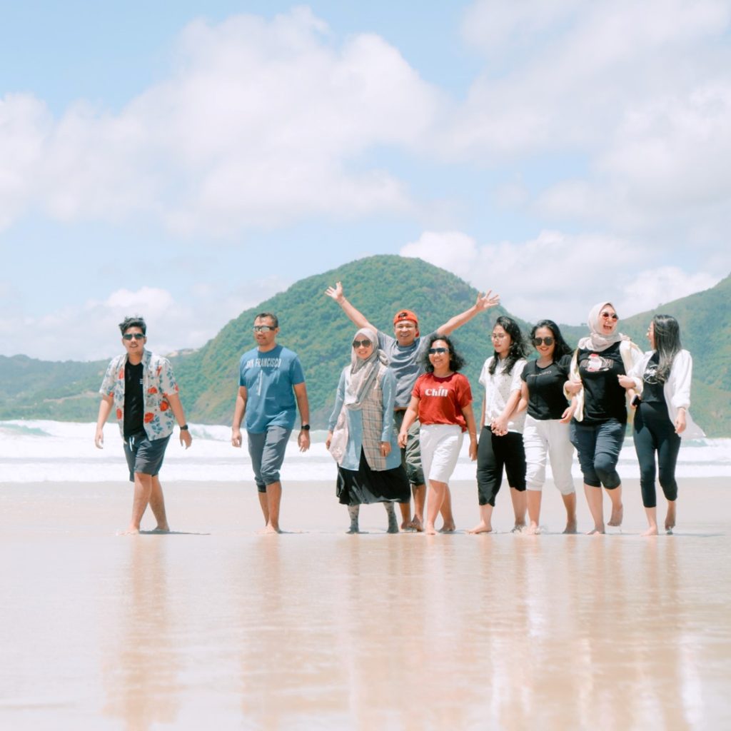 Paket-Tour-2D1N-A.jpg